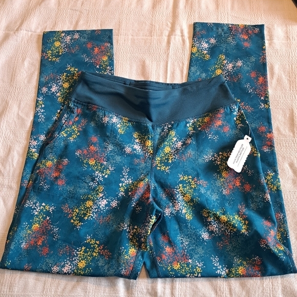 Lands' End women's size XS 2-4 light weight pants. New - Picture 2 of 7